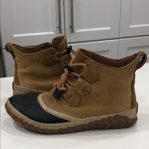 Sorel Kids Tan and Black Rain Boots